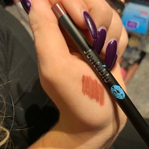 PENCIL lip liner